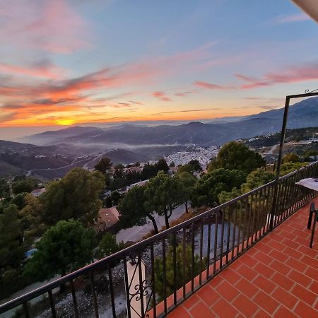 Lovely 2 Bed Apartment With Stunning Views & Pool Cómpeta Екстериор снимка
