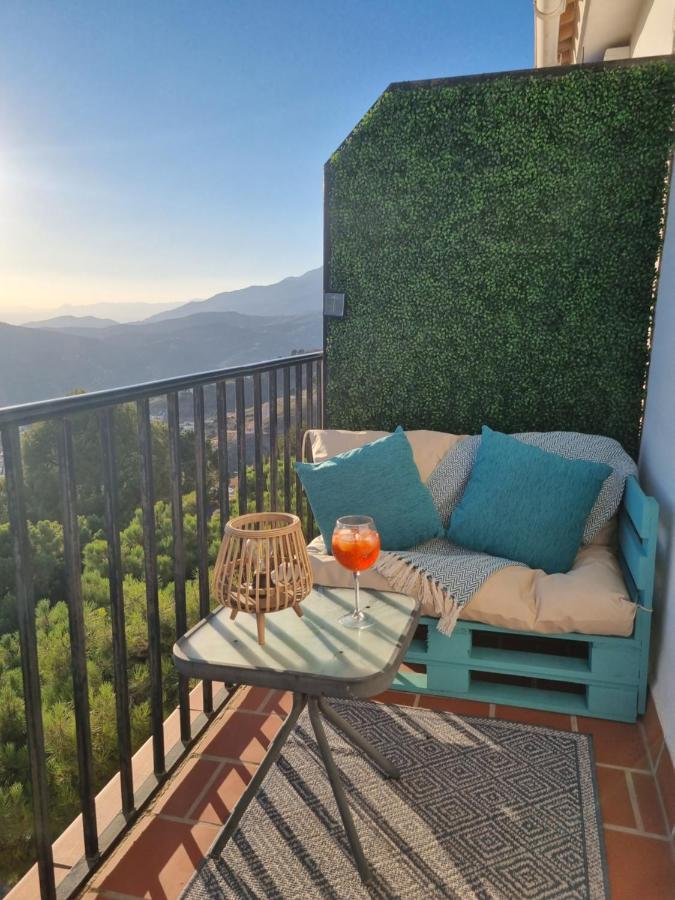 Lovely 2 Bed Apartment With Stunning Views & Pool Cómpeta Екстериор снимка
